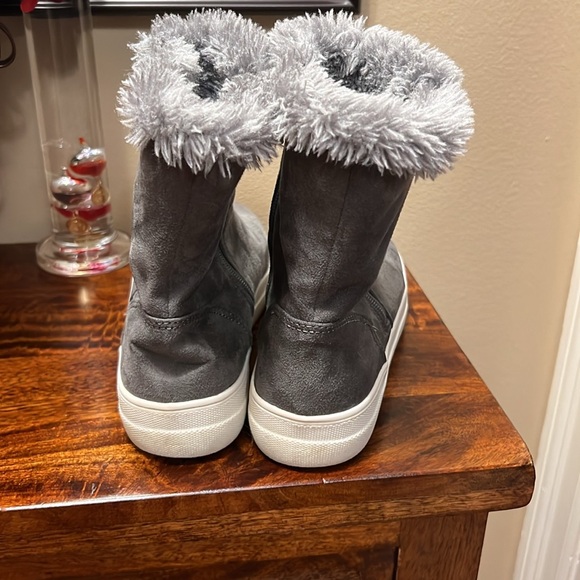 Mia Womens Merion Gray Faux Suede Boots in Size 7.5, EUC - Picture 7 of 17